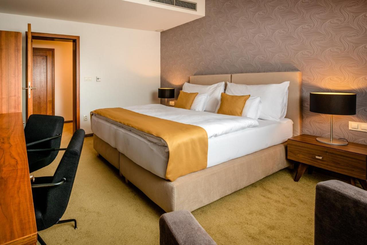 Hotel Vetruse Ústí nad Labem Dış mekan fotoğraf